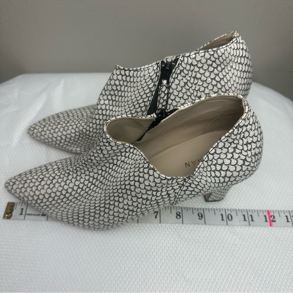 Cole Haan Vestry Pointed Toe Pump Black/White Snake Embossed Leather Sz 9B - Picture 5 of 8